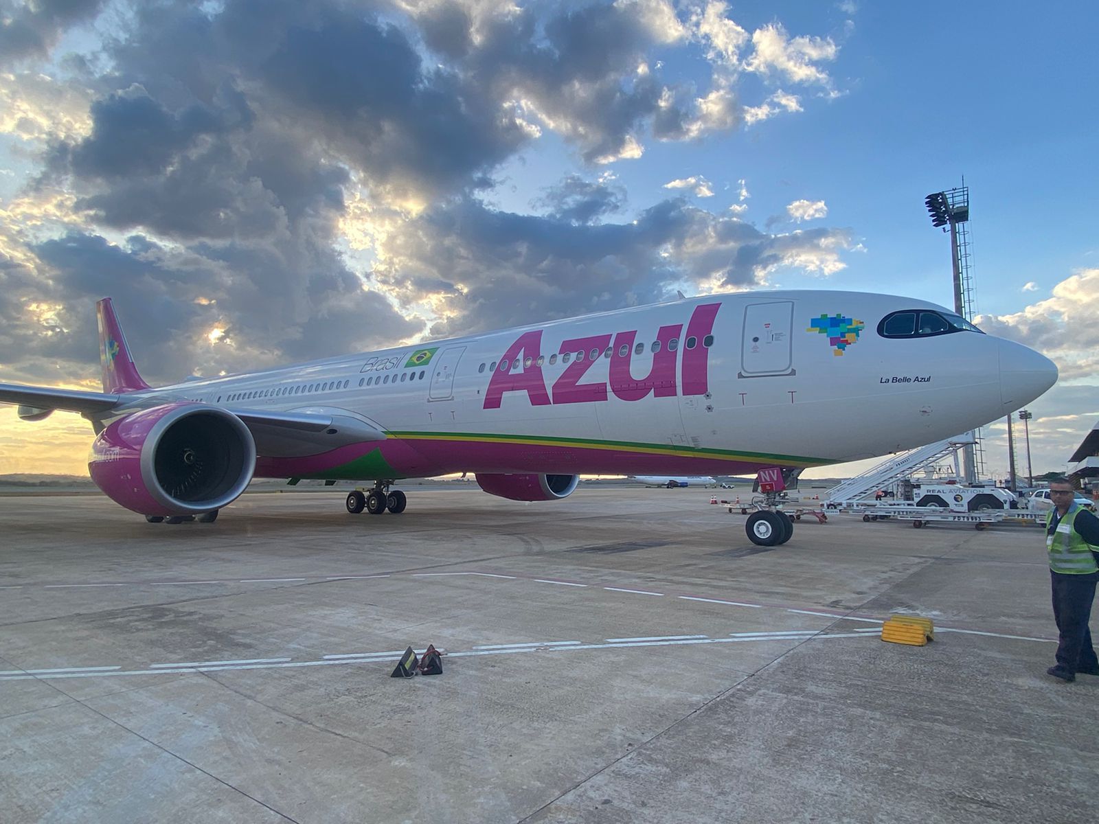 Azul Receives A New Airbus A330neo It S Pink