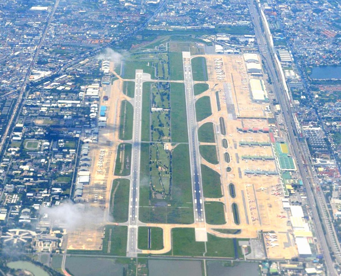 Bangkok Don Mueang International The Airport With A Golf Course