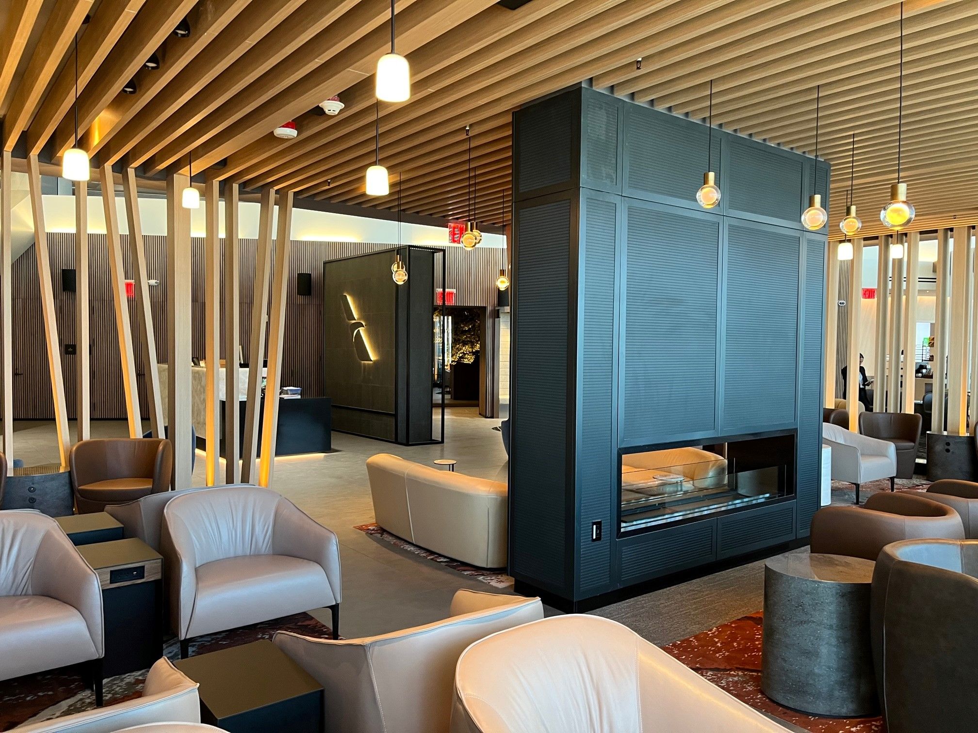 American Airlines Opens A Brand New Admirals Club At Newark