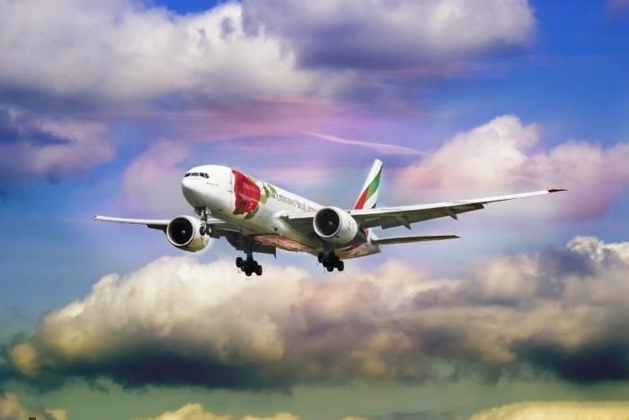 Emirates 777 landing