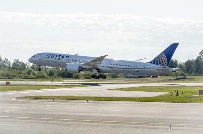 United Airlines 787 during takeoff
