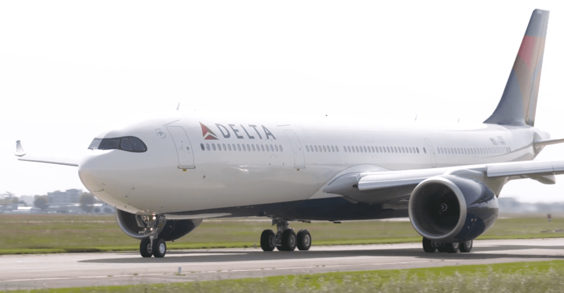 Delta A330neo side