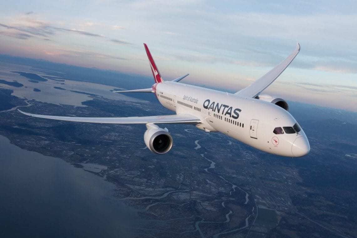 Qantas free lounge access