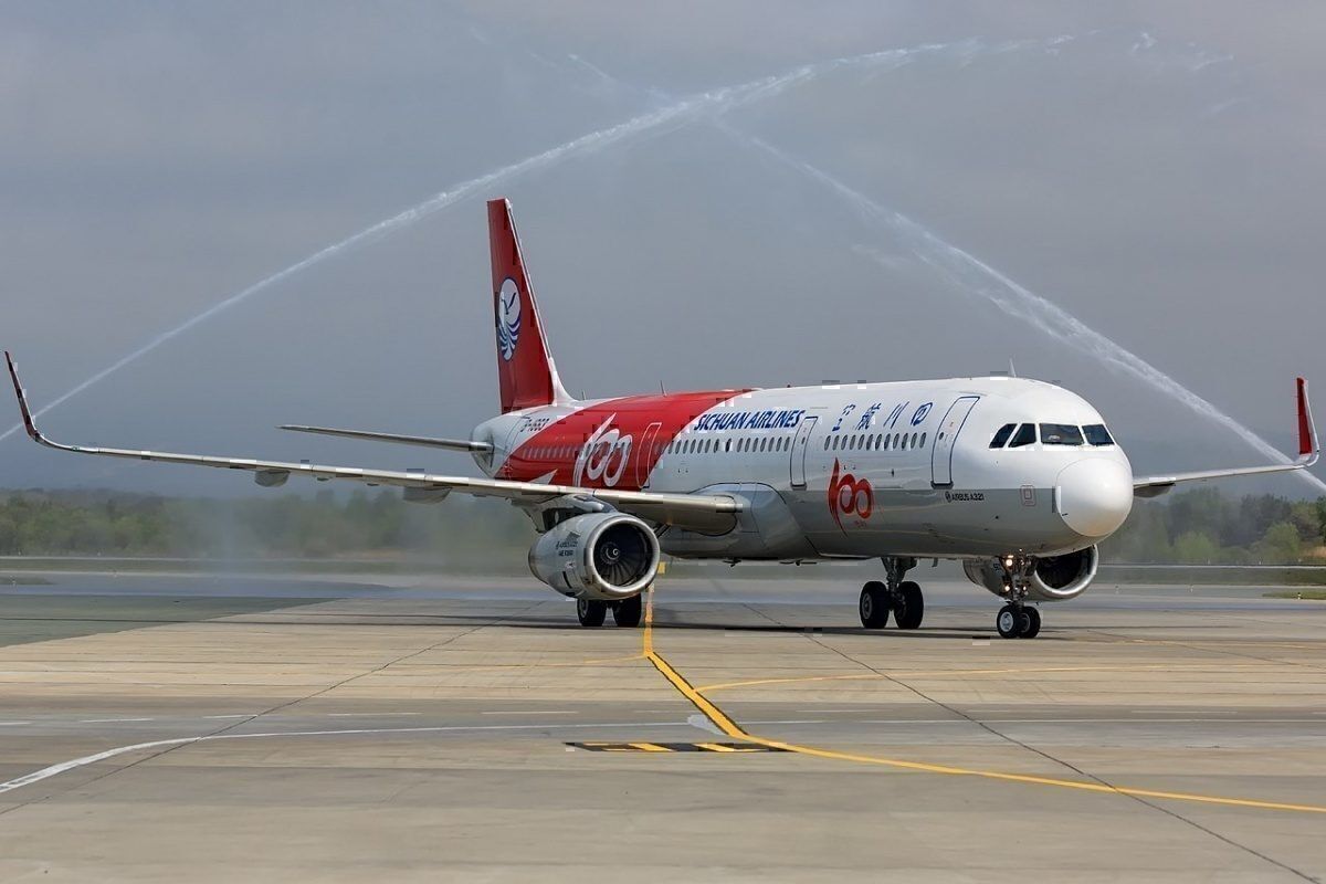 Airbus 321 Sichuan and a water salute