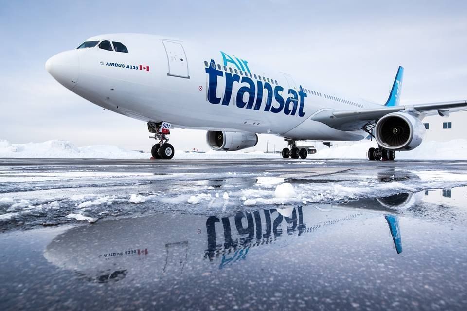 air-tranAir Transat Aircraft in Canadasat-plane-snow