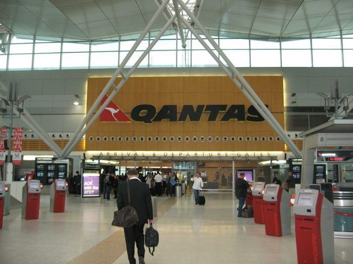 Qantas employee bonus scheme