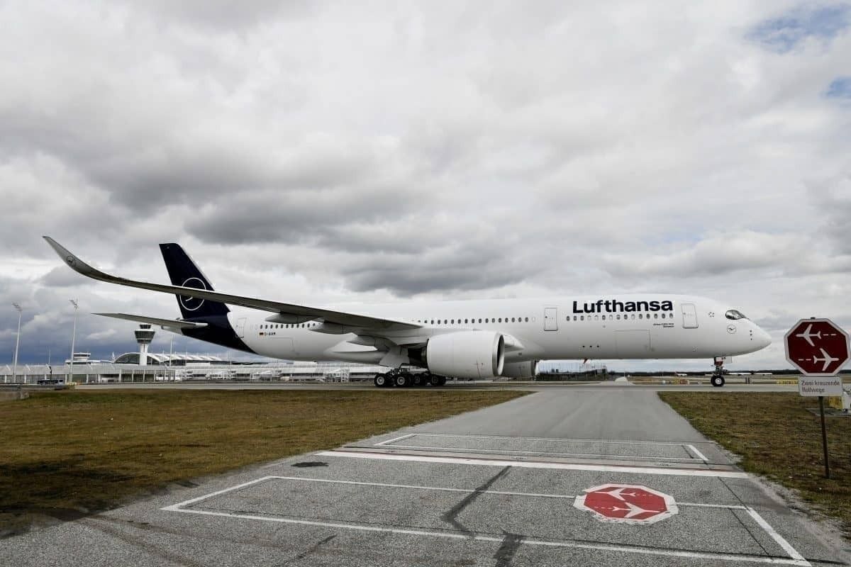 Lufthansa Unbundled Airfares Ancillary revenue