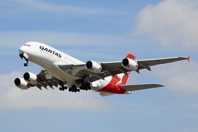 qantas employee bonus scheme