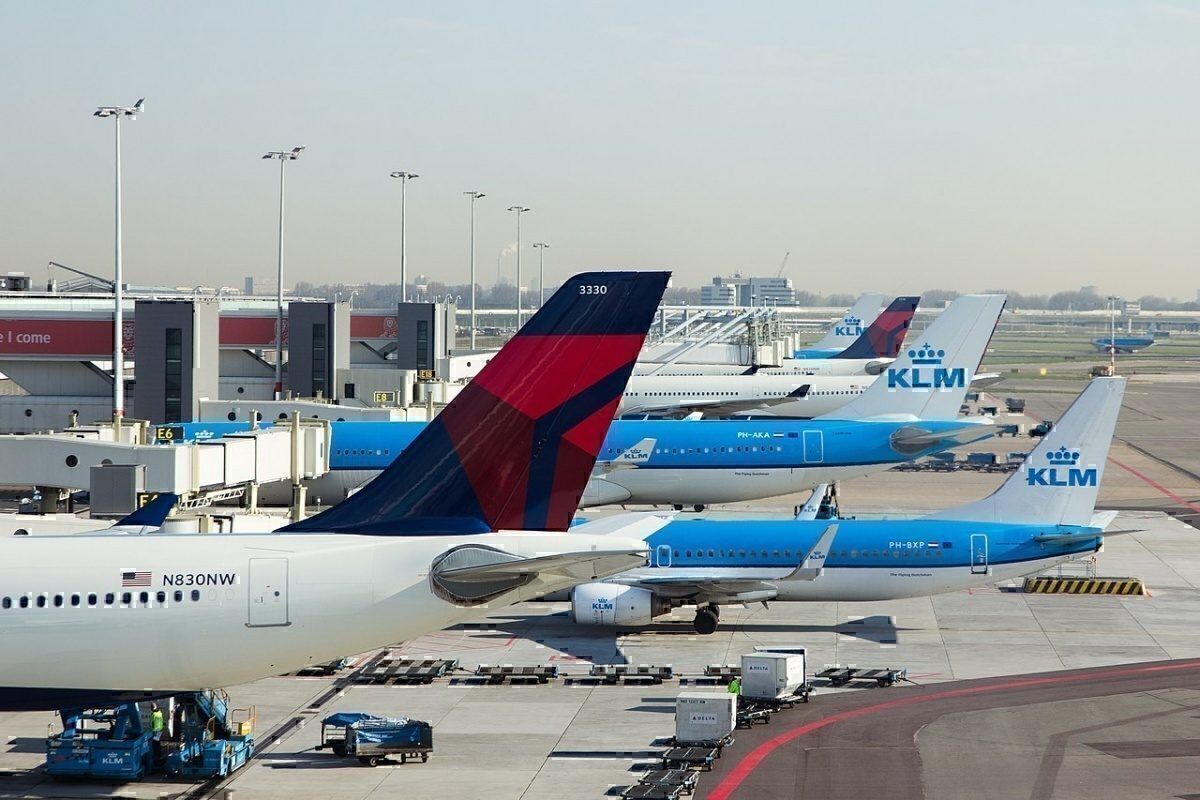 Delta and KLM Tails at AMS