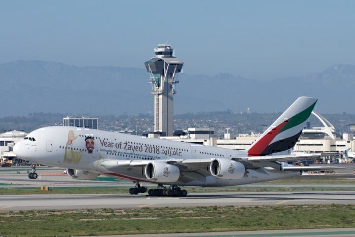 Emirates_Airbus_A380-800_A6-EEU_wikimedia