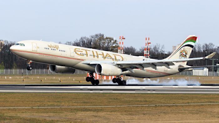 Etihad_Airways_Airbus_A330-300_(A6-AFD)_at_Frankfurt_Airport