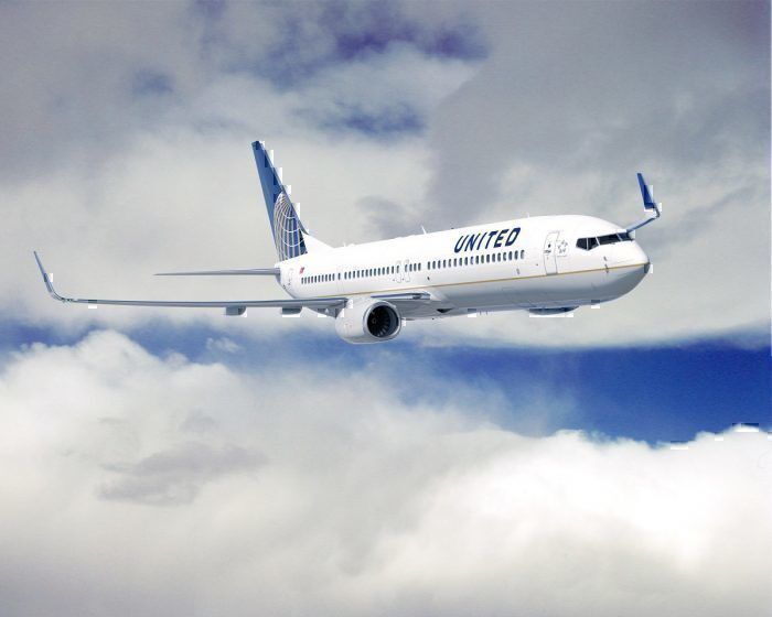 United Airlines B737 in flight 
