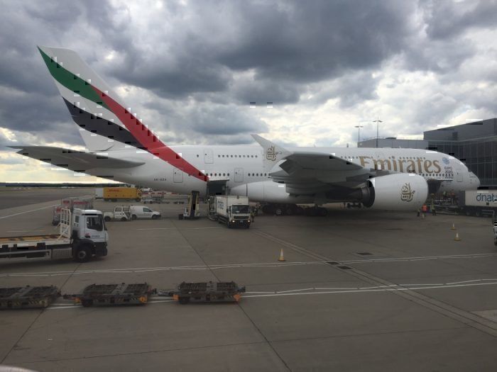 /wordpress/wp-content/uploads/2019/08/Emirates_Airbus_A380_parked_at_London_Heathrow-700x525.jpg