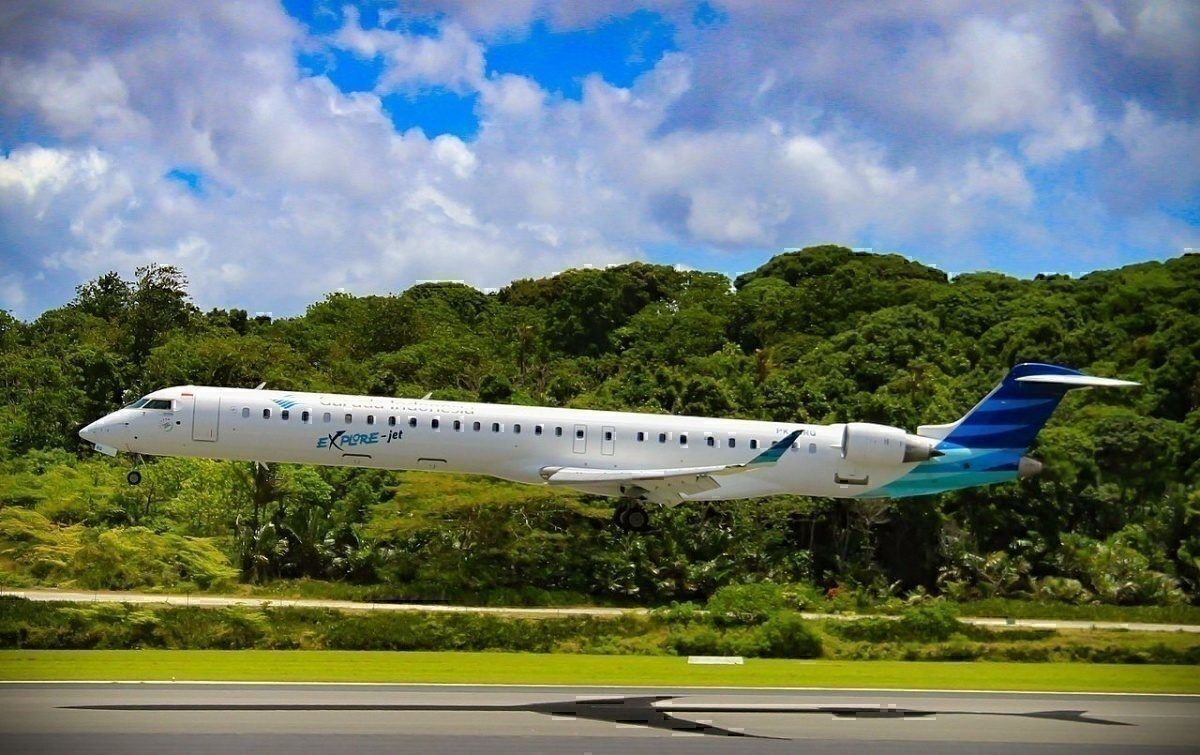 Garuda CRJ1000