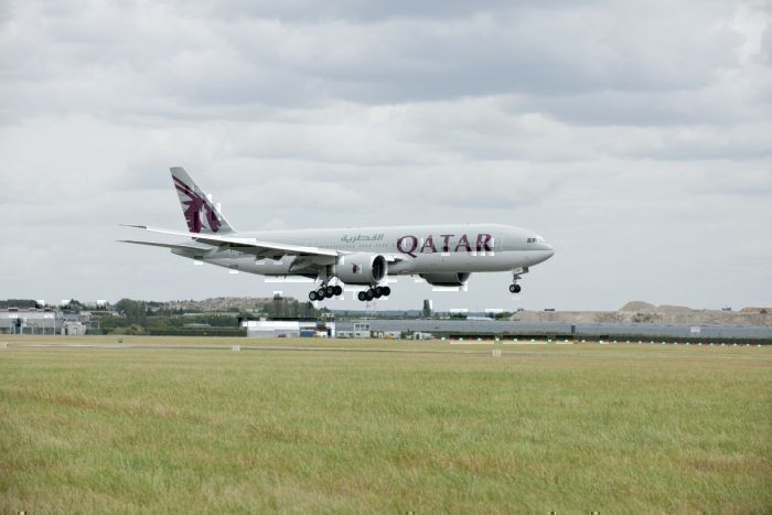 Qatar Airways, Boeing 777, Engine Hole