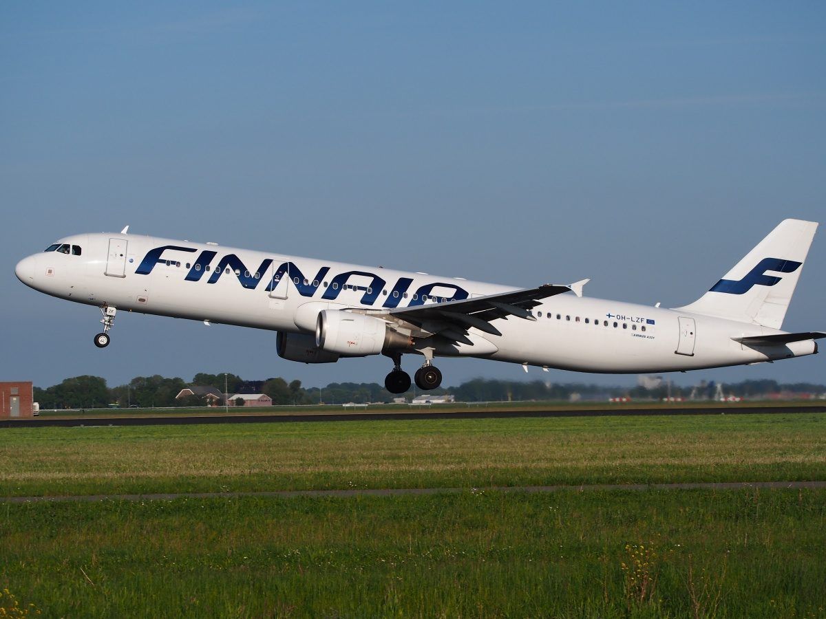 Finnair, Airbus A321, Fuel Smell