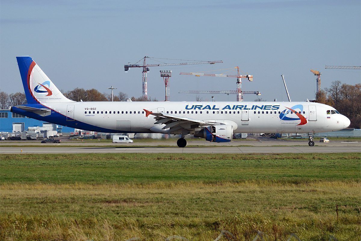 Ural Airlines VQ-BOZ, Airbus_A321-211