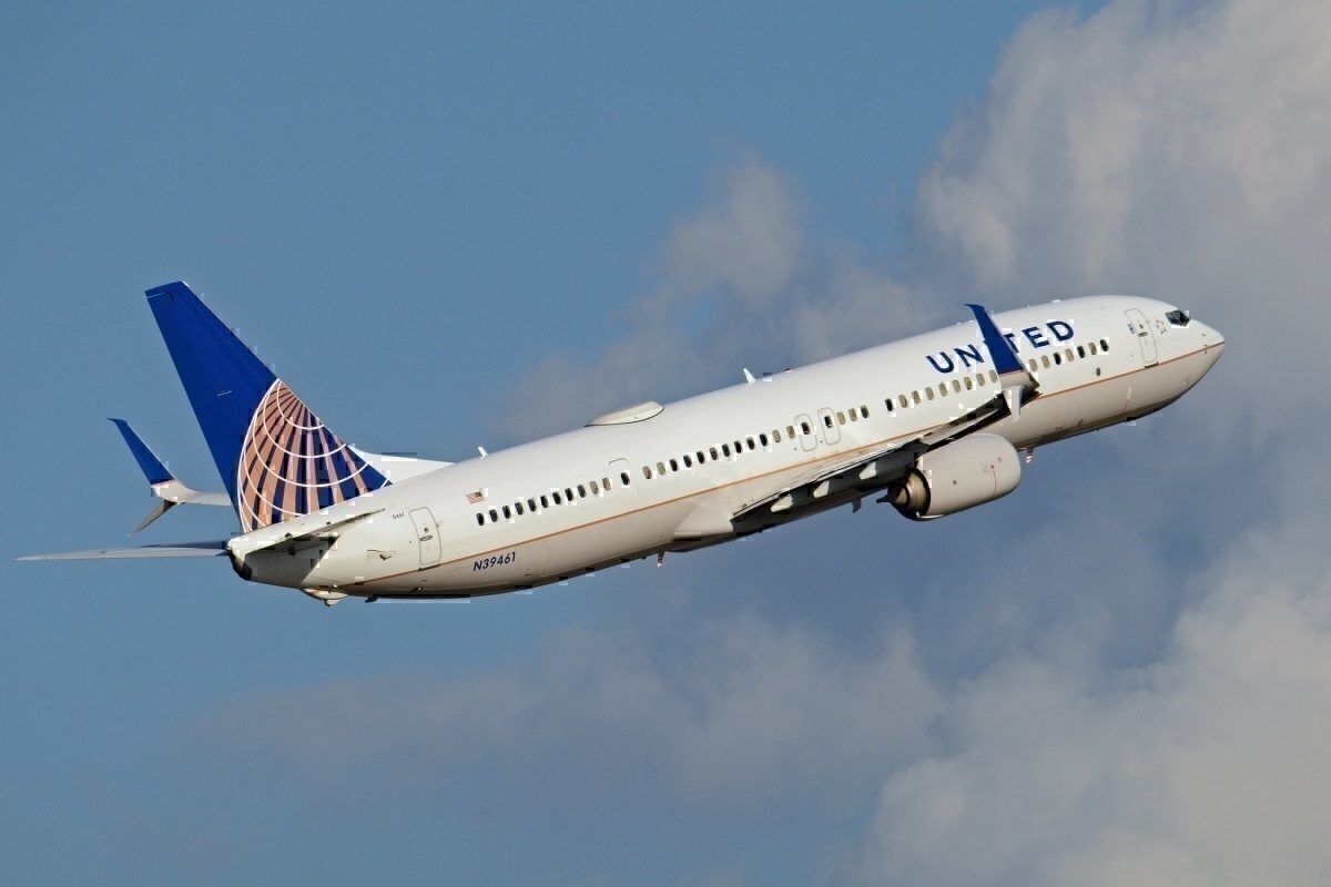 A United Airlines Boeing 737