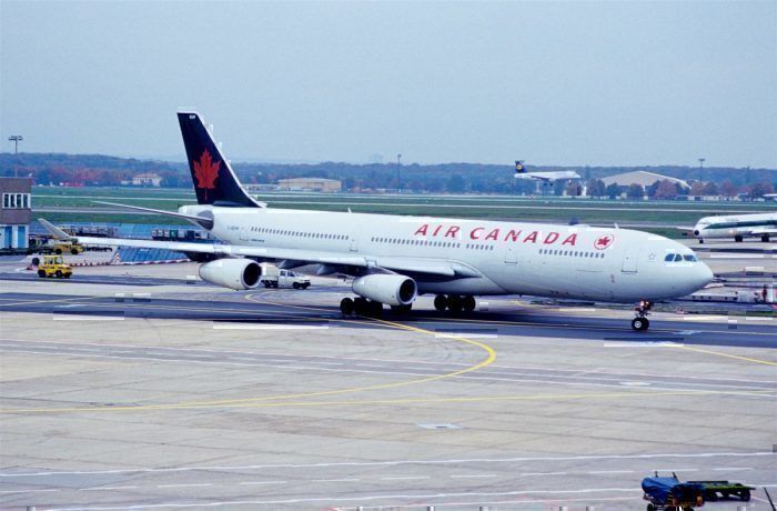 An Air Canada Airbus A340