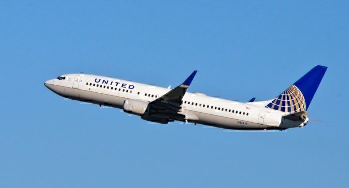 A United Airlines Boeing 737