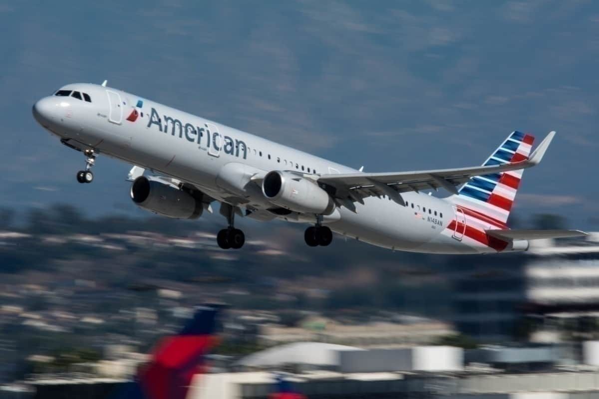 An American Airlines Airbus A321