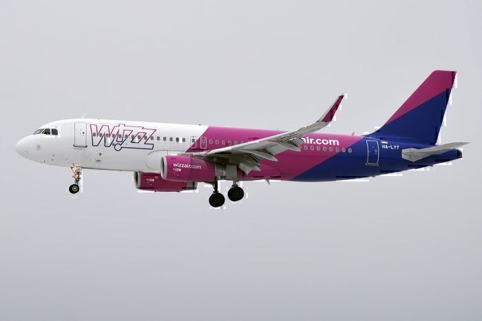 A Wizz Air Airbus A320