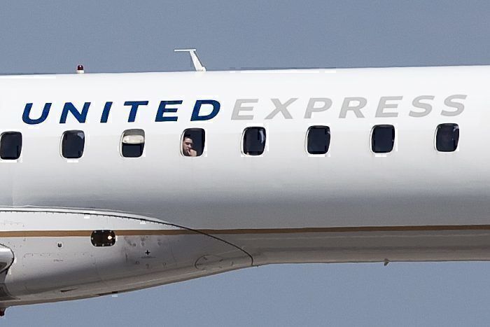 United Airlines E145