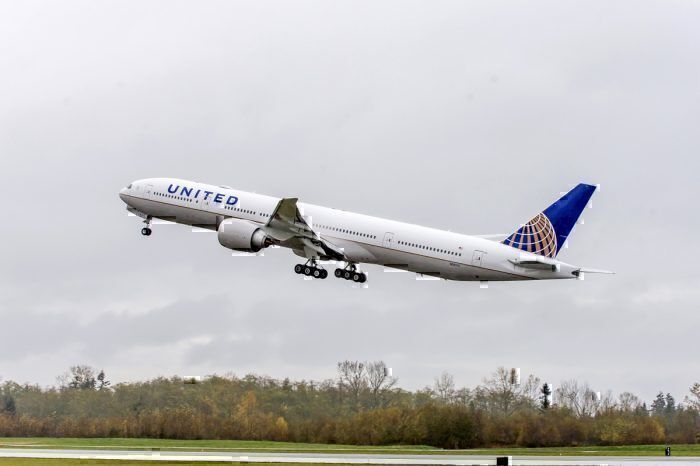 United needs to hire more pilots