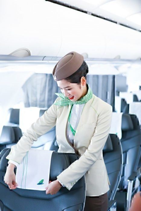A Flight Attendant Of Bamboo Airways 467x700 