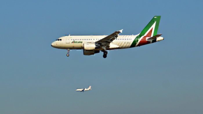 An Alitalia A319
