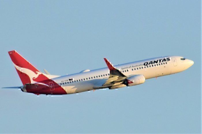 qantas-boeing-737-800