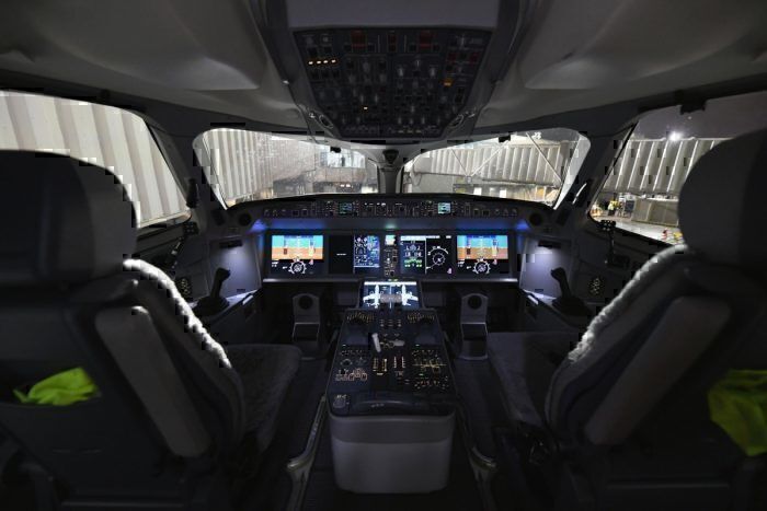 Delta A220 cockpit