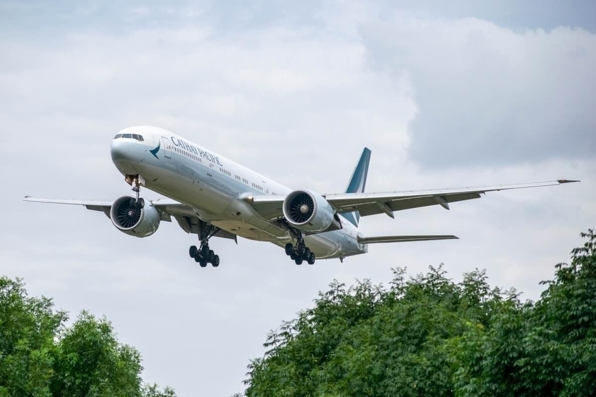 Cathay Pacifc aircraft coming in to land