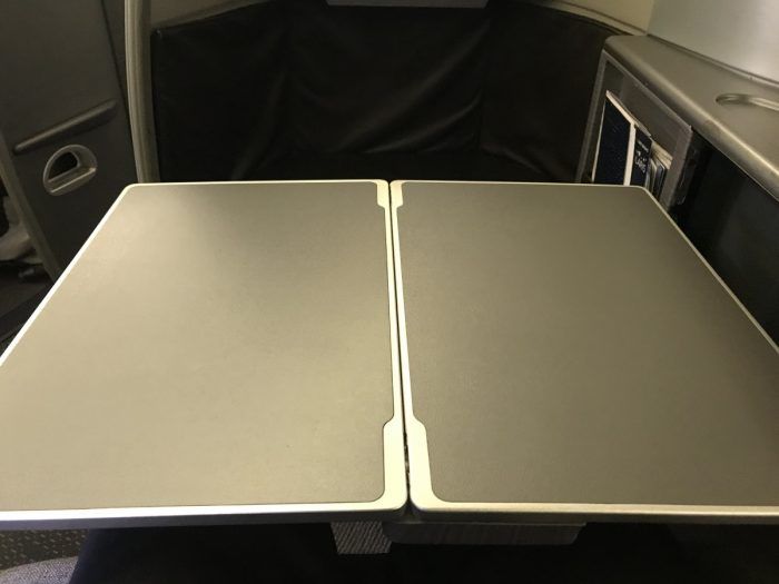 United Polaris 777 tray