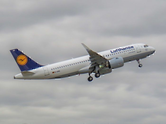 Lufthansa Airbus A320 neo D-AINA, The world's first A320 neo