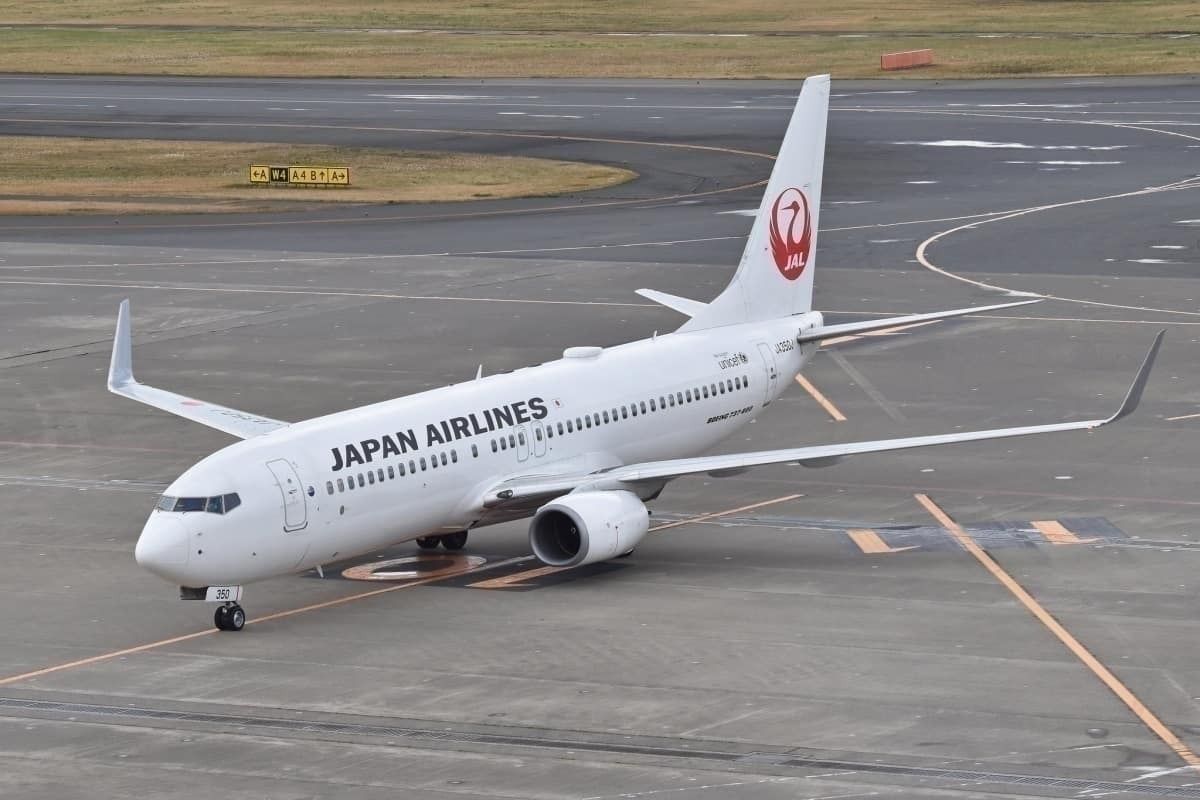 japan-airlines-737