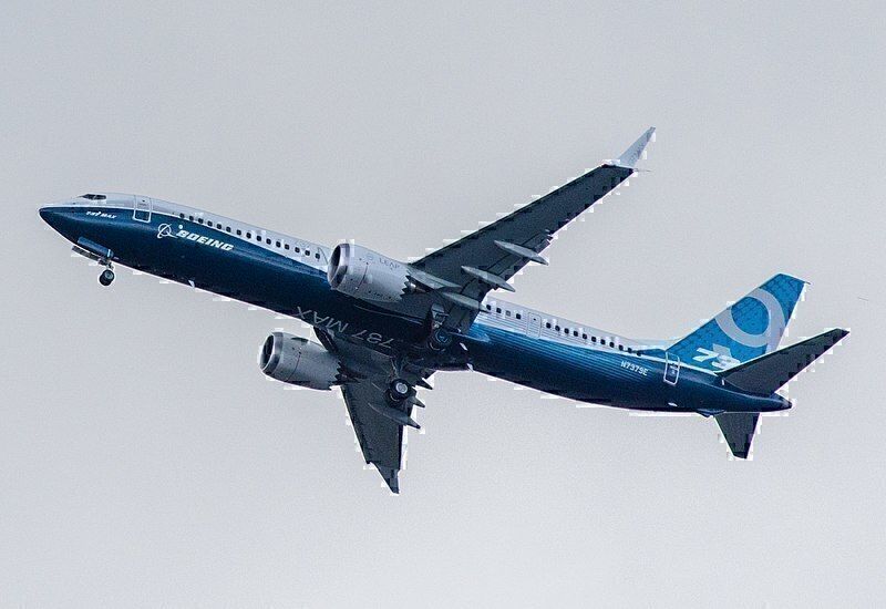 800px-Boeing,_N7379E,_Boeing_737
