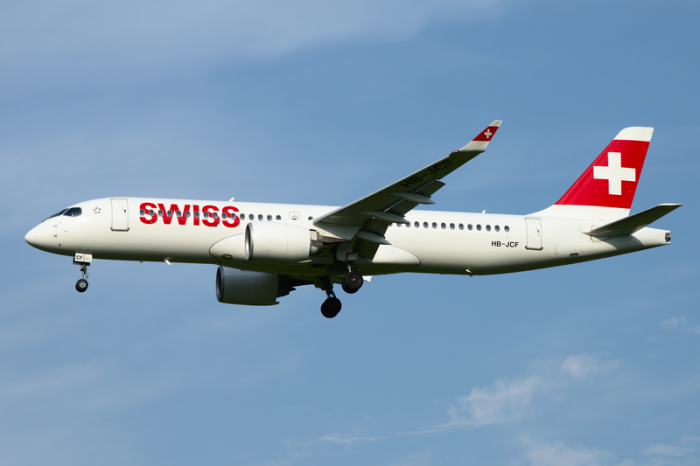 800px-Swiss_International_Airlines_Bombardier_CSeries_CS300_HB-JCF_