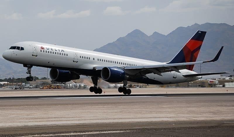 DELTA_AIRLINES_757-200_(2516950634)