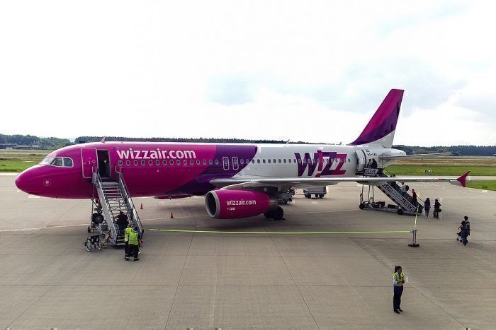 Wizz Air Airbus boards passengers