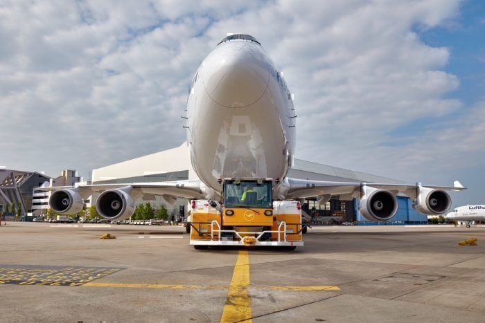 Lufthansa, Boeing 747, Oxygen Leak