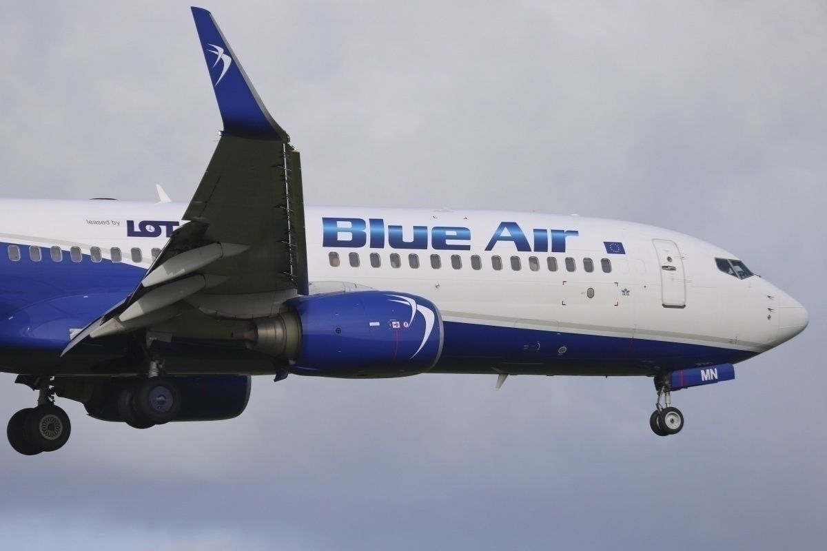 Blue Air 737-800