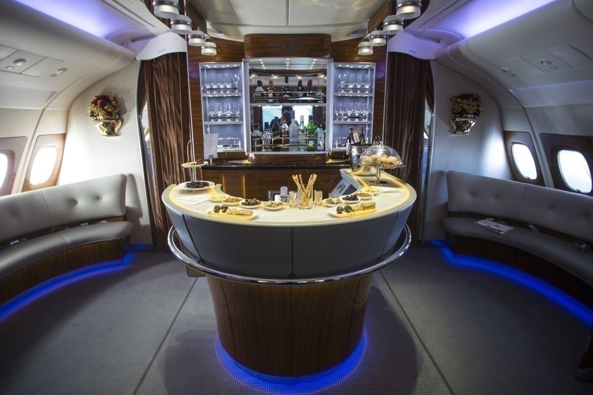 A380 Emirates onboard bar