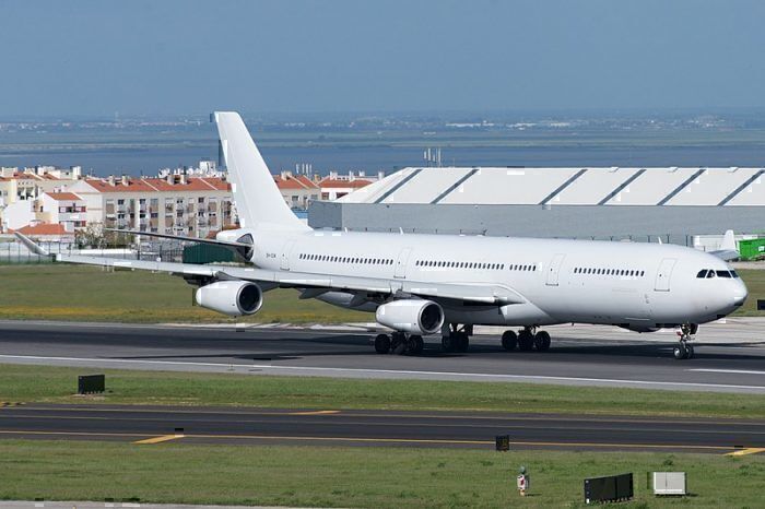 Hi Fly A340-300