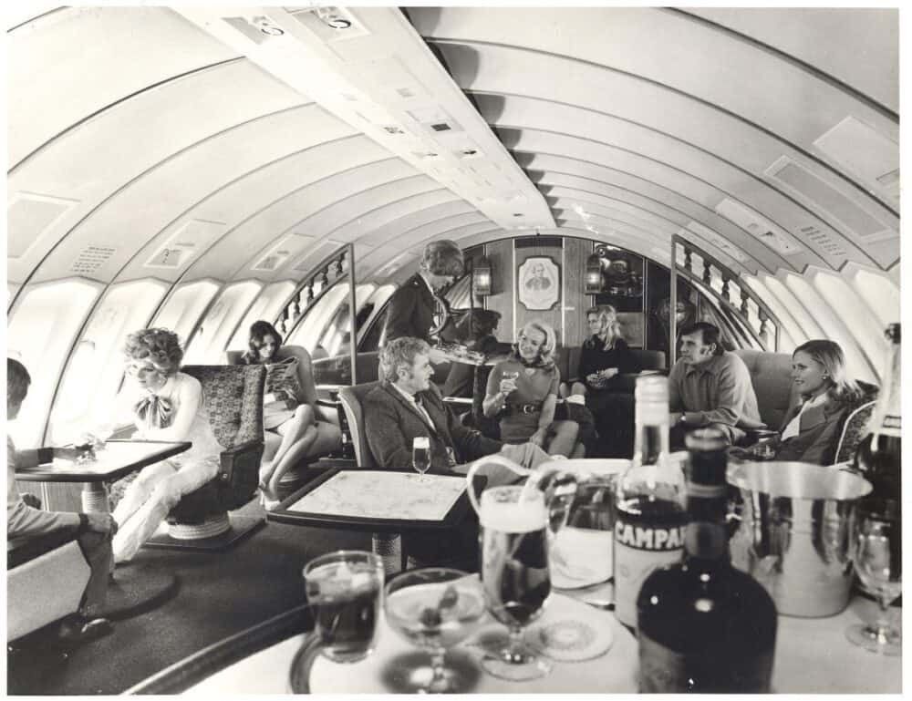 Qantas lounge on the 747