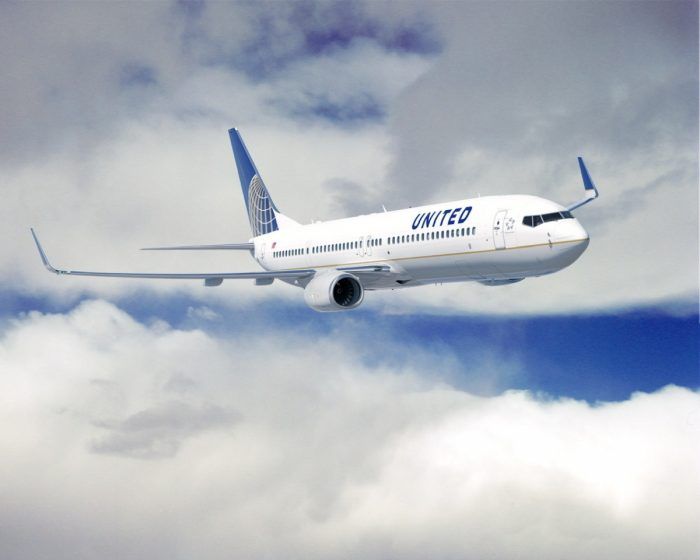 United Boeing 737-900(ER)