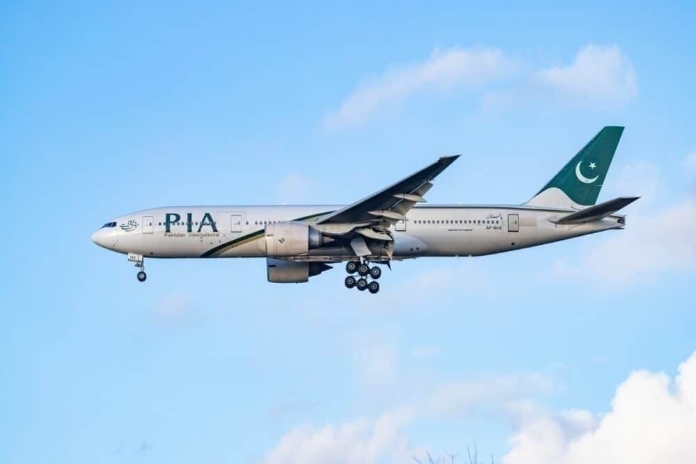 Pakistan International Airlines 777-200 on arrival.