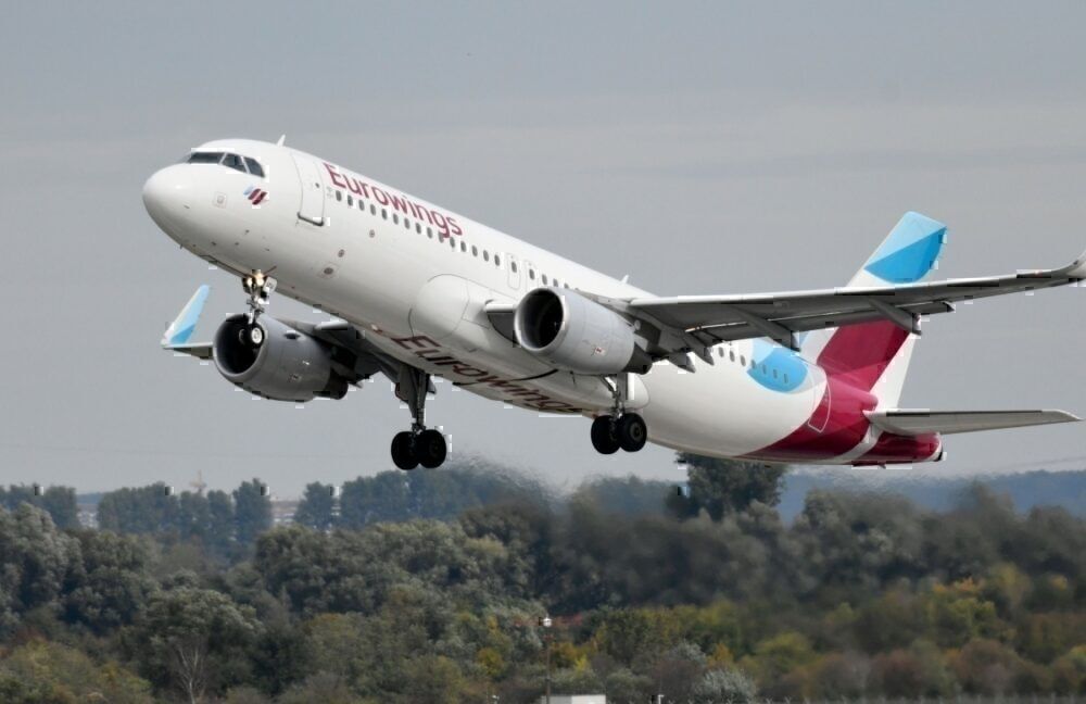Eurowings Airbus A320 take off