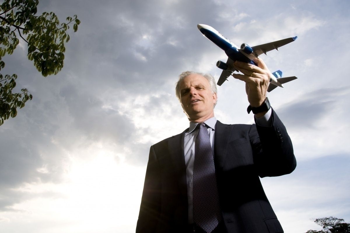 David Neeleman with model of Azul aircraft