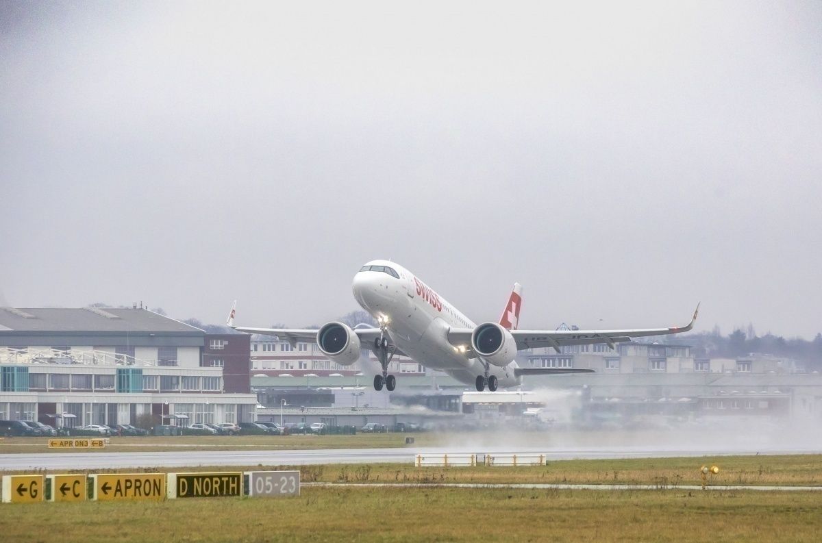Airbus A320neo, SWISS, First Neo